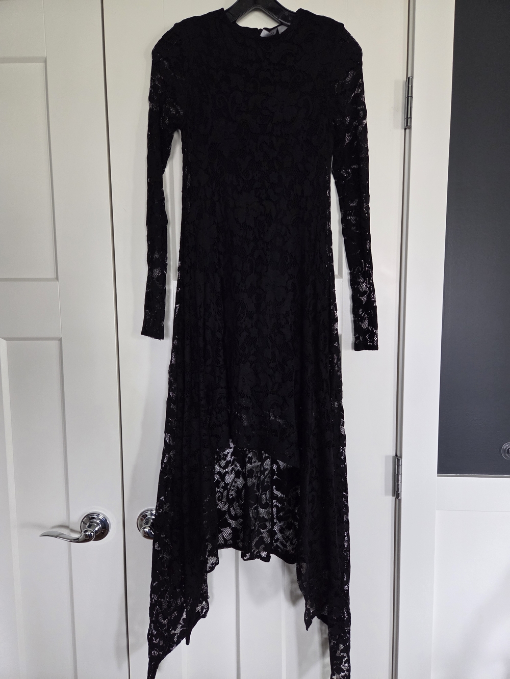 Divided Black Lace Asymmetrical Long-Sleeve Dress